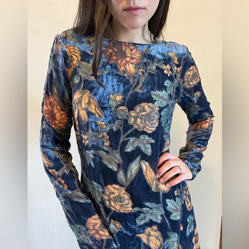 Lulu’s crushed velvet long sleeve dress